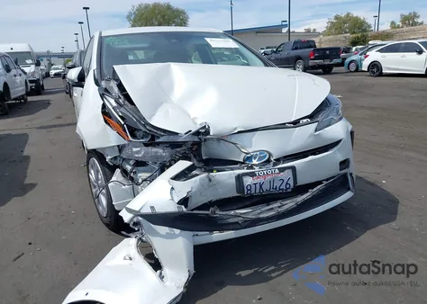 2021 Toyota Prius Le z USA, uszkodzony, nr VIN JTDKAMFU8M3134511